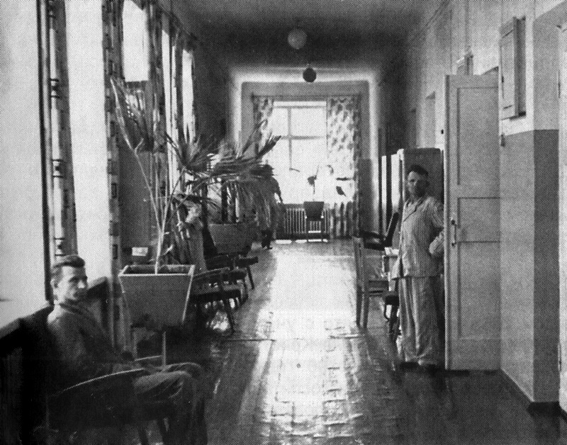 Курганский госпиталь. Госпиталь ВОВ Курган. Военный госпиталь 1941-1945 здание. Госпитали в Архангельске в годы Великой Отечественной войны. Военный госпиталь коридор.